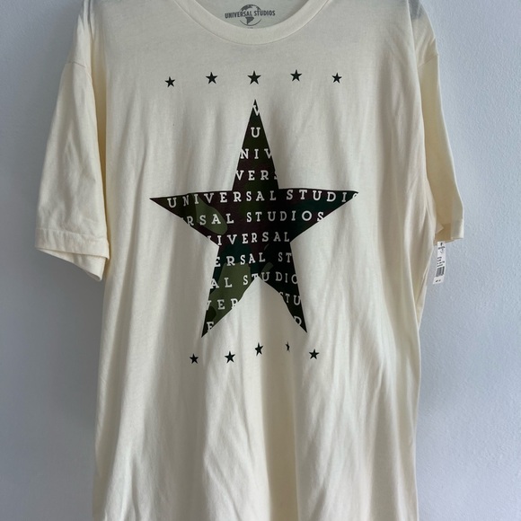 Universal studios camo t shirt. - Picture 2 of 5